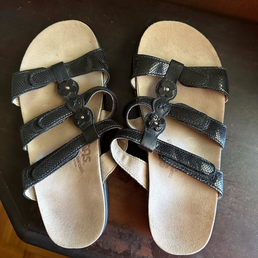 Black sandals. Excellent condition. Size 6.5